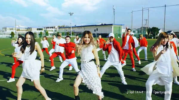 住宅情報館のcmでダンスを披露 橋本環奈様とlol エルオーエル とくりぃむしちゅー 上田 有田 が Party Up