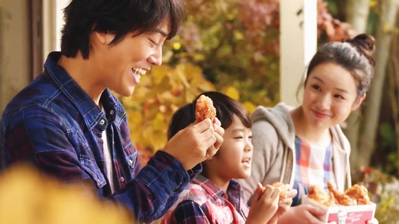 焼きおに ケンタッキー やみつきだれチキン に桐谷健太家族も やみつき どっさりタルタルやみつきチキン南蛮サンドも Kfcのtvcm