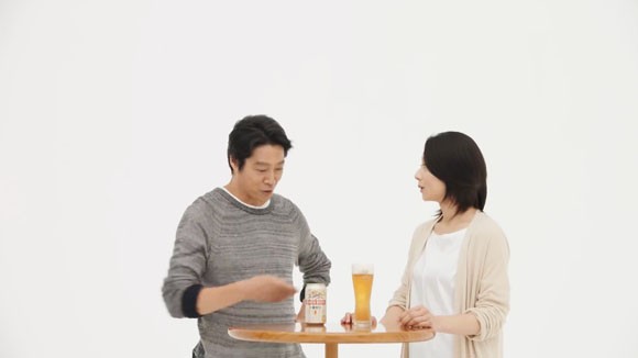 キリン一番搾りのcmで堤真一がまだ飲んでない小池栄子 古田新太 濱田岳に勧める 一口飲んだ感想は