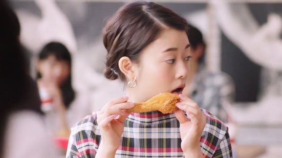 高畑充希がカメラ目線で 今日 ケンタッキーにしない ってcm 創業記念パック レッドホットチキン Kfc ケンタッキーフライドチキン